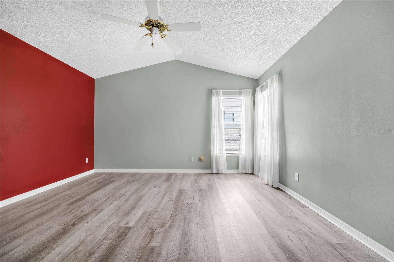 Single Family Residence at 515 LAKE DAVENPORT BLVD, DAVENPORT, photo 17 of 32