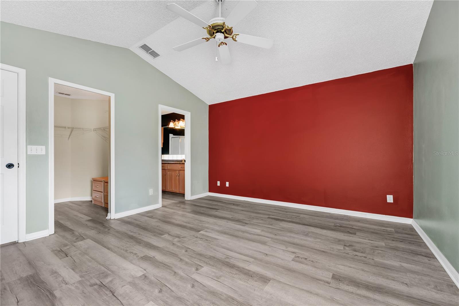 Single Family Residence at 515 LAKE DAVENPORT BLVD, DAVENPORT, photo 16 of 32