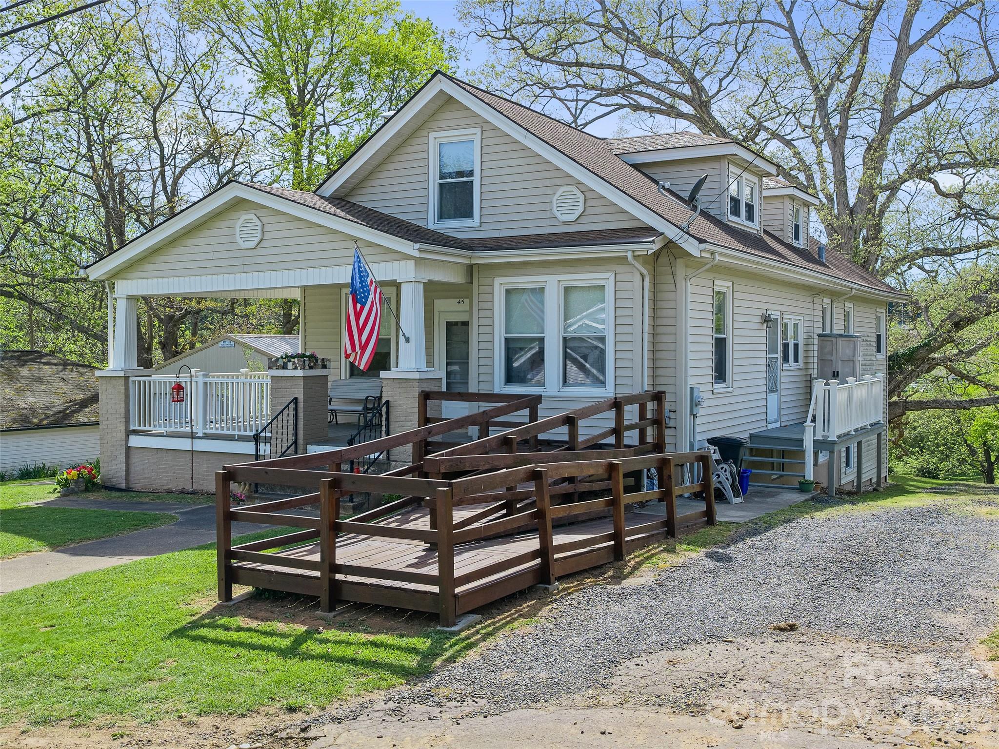 Welcome to 45 Summit St! - 45 Summit Street, Burnsville
