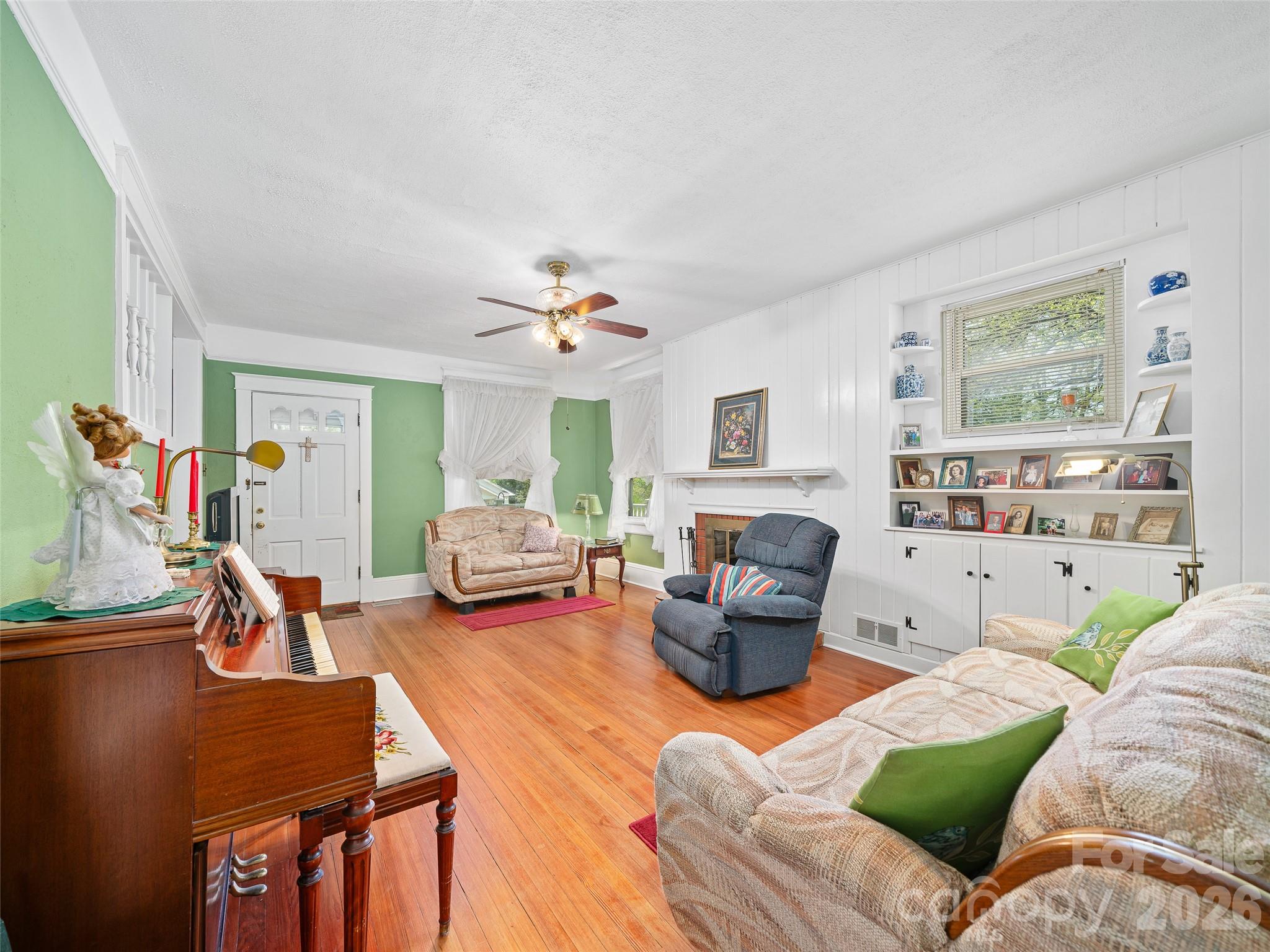 Living Room - 45 Summit Street, Burnsville