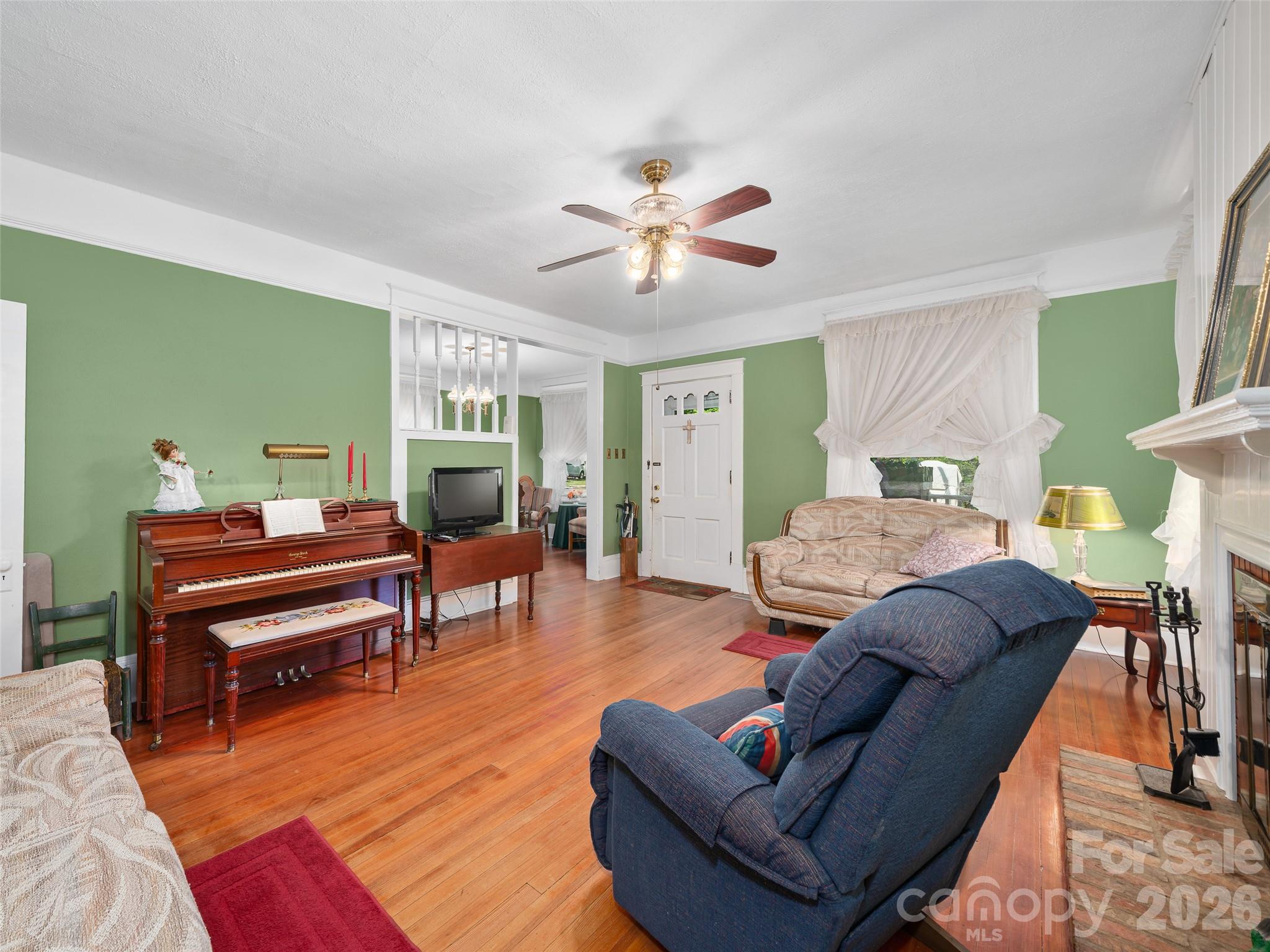 Living Room - 45 Summit Street, Burnsville