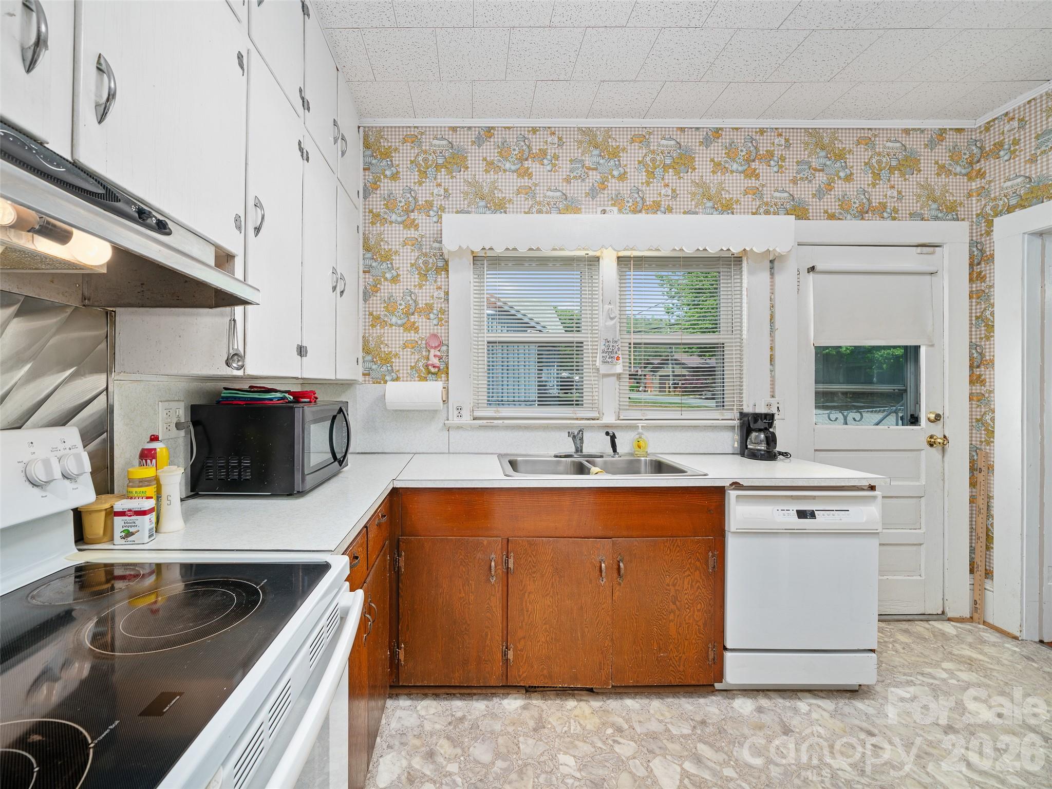 Kitchen - 45 Summit Street, Burnsville