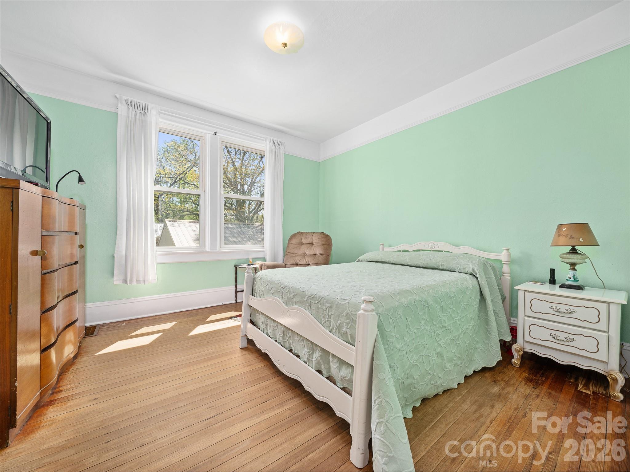Primary Downstairs Bedroom - 45 Summit Street, Burnsville