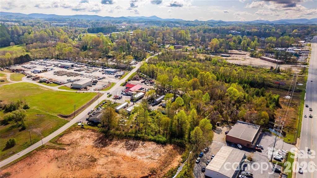 Manufactured Home Park at 1611 Old Spartanburg Road, Hendersonville, photo 6 of 12