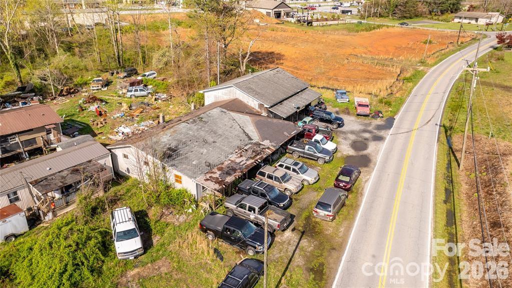 Manufactured Home Park at 1611 Old Spartanburg Road, Hendersonville, photo 10 of 12
