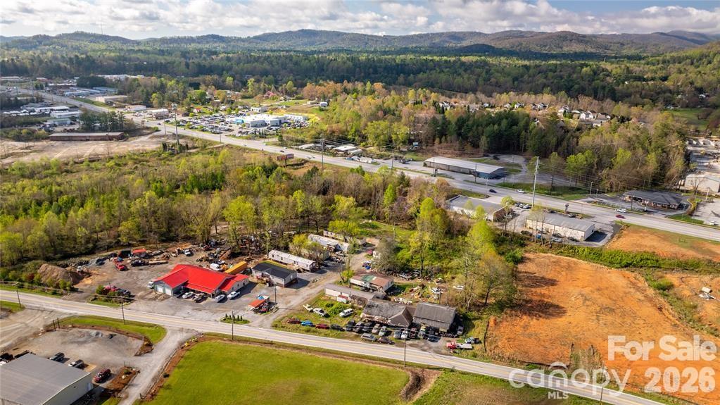 Manufactured Home Park at 1611 Old Spartanburg Road, Hendersonville, photo 4 of 12
