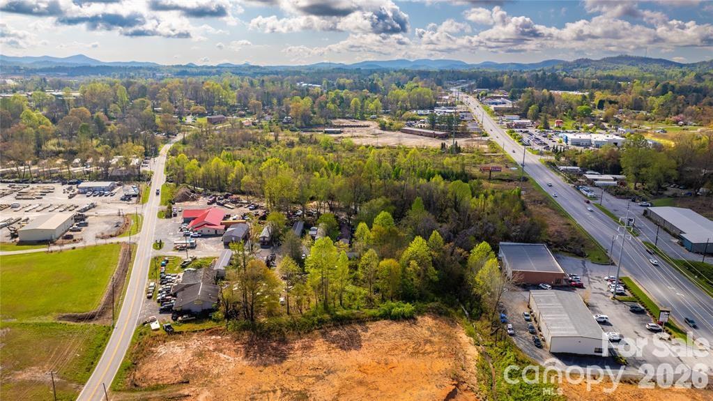 Manufactured Home Park at 1611 Old Spartanburg Road, Hendersonville, photo 9 of 12