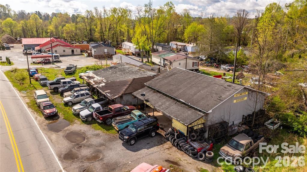 Manufactured Home Park at 1611 Old Spartanburg Road, Hendersonville, photo 12 of 12