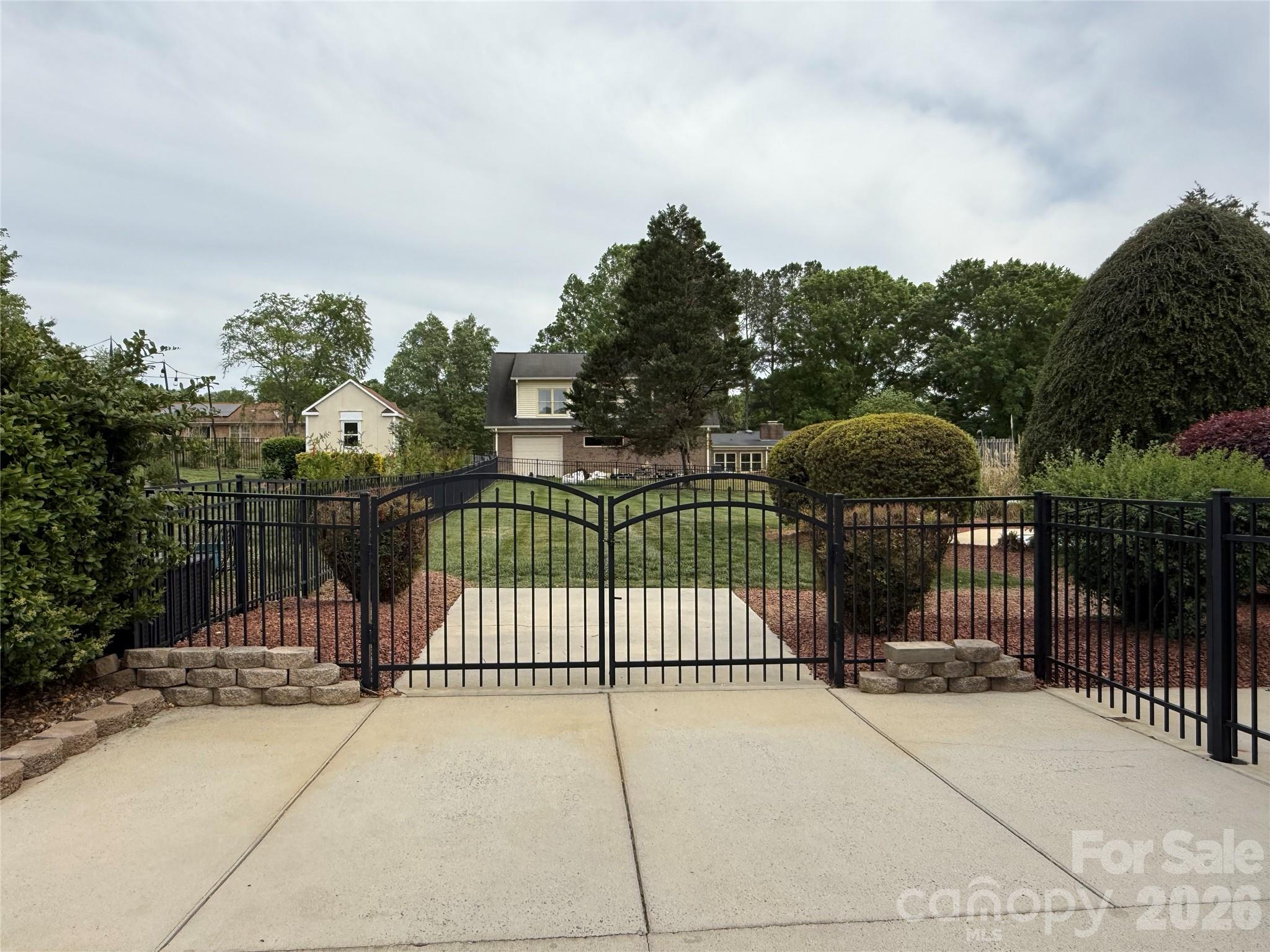 Single Family Residence at 8219 Deer Drive, Harrisburg, photo 31 of 43