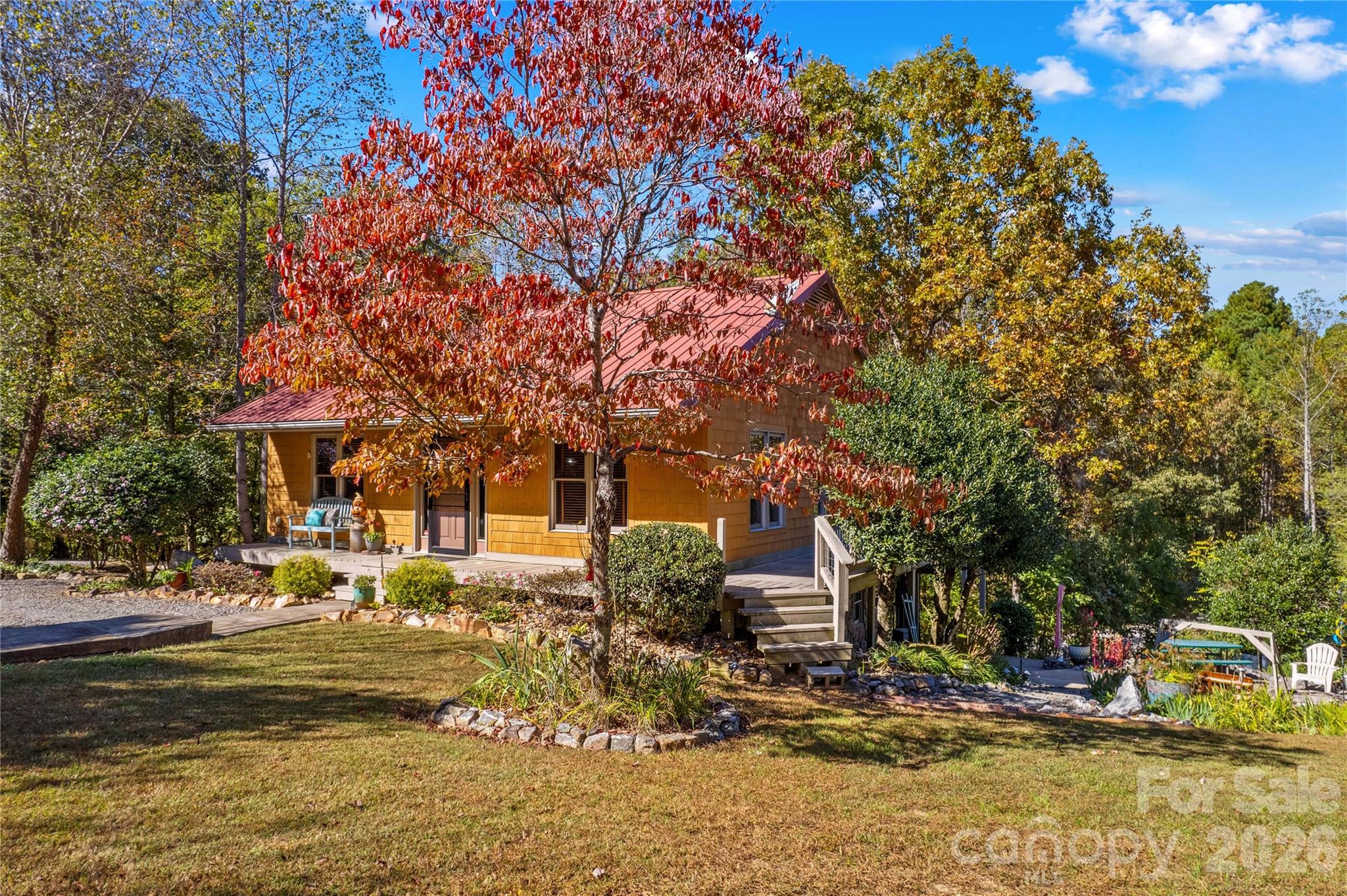 Single Family Residence at 153 Mcgregor Lane, Statesville, photo 2 of 27