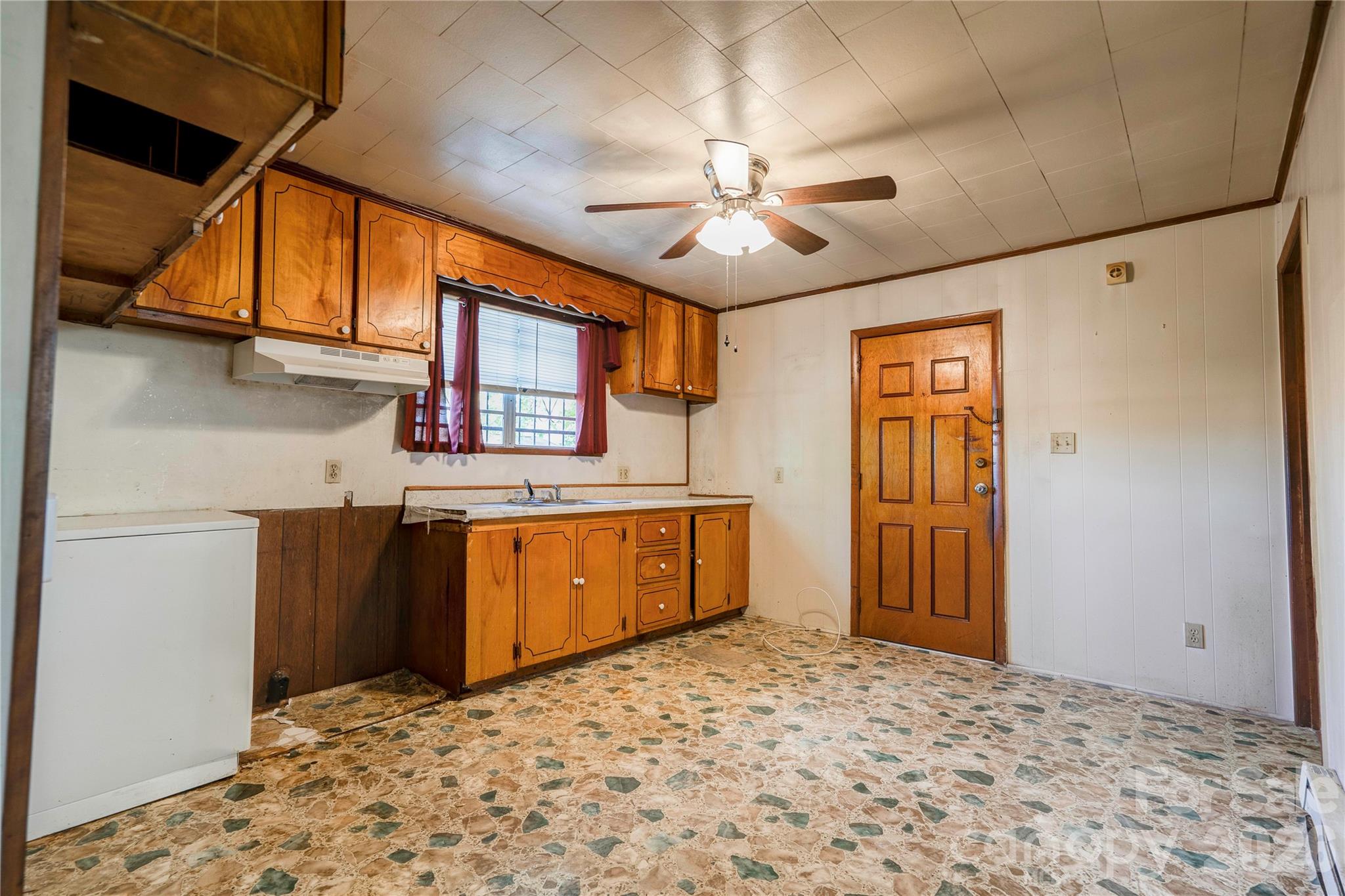 Single Family Residence at 804 Tenda Place, Shelby, photo 18 of 21