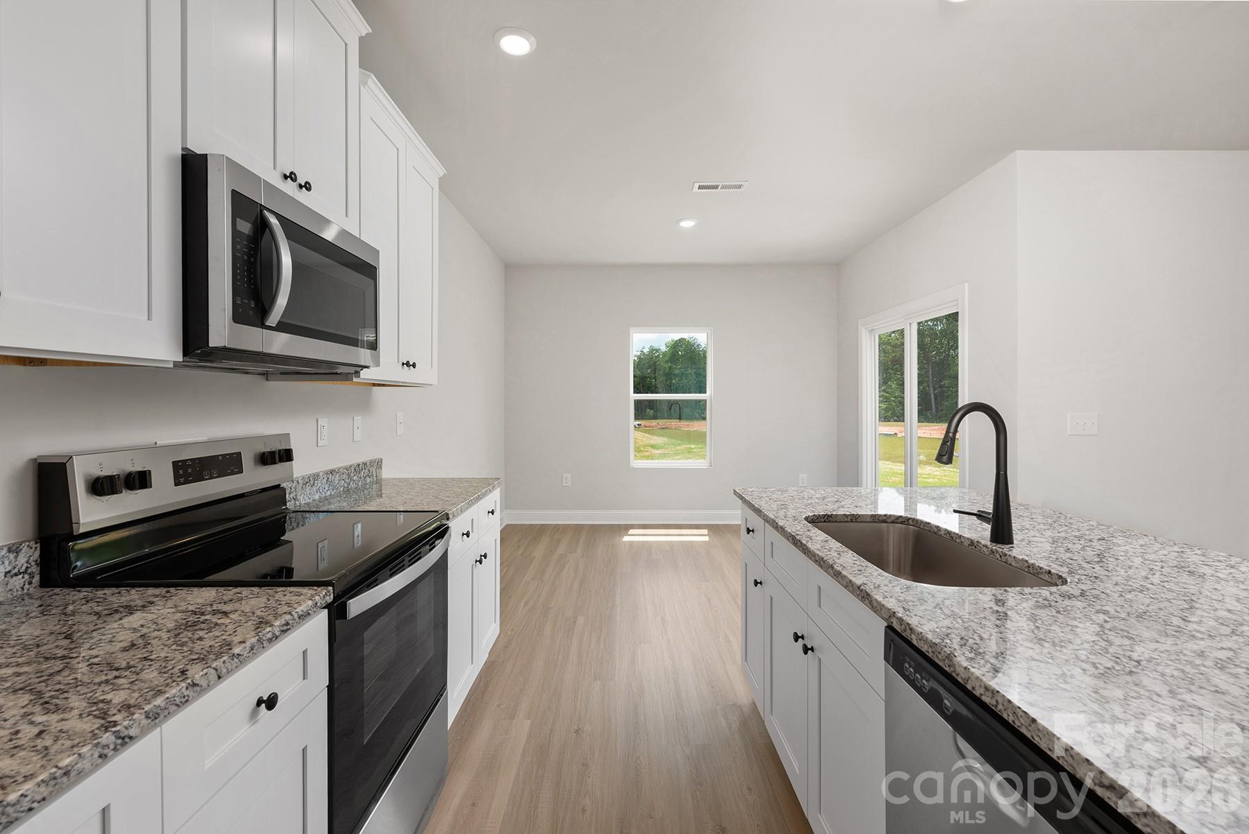 Single Family Residence at 3334 Yorkshire Drive, Gastonia, photo 8 of 18