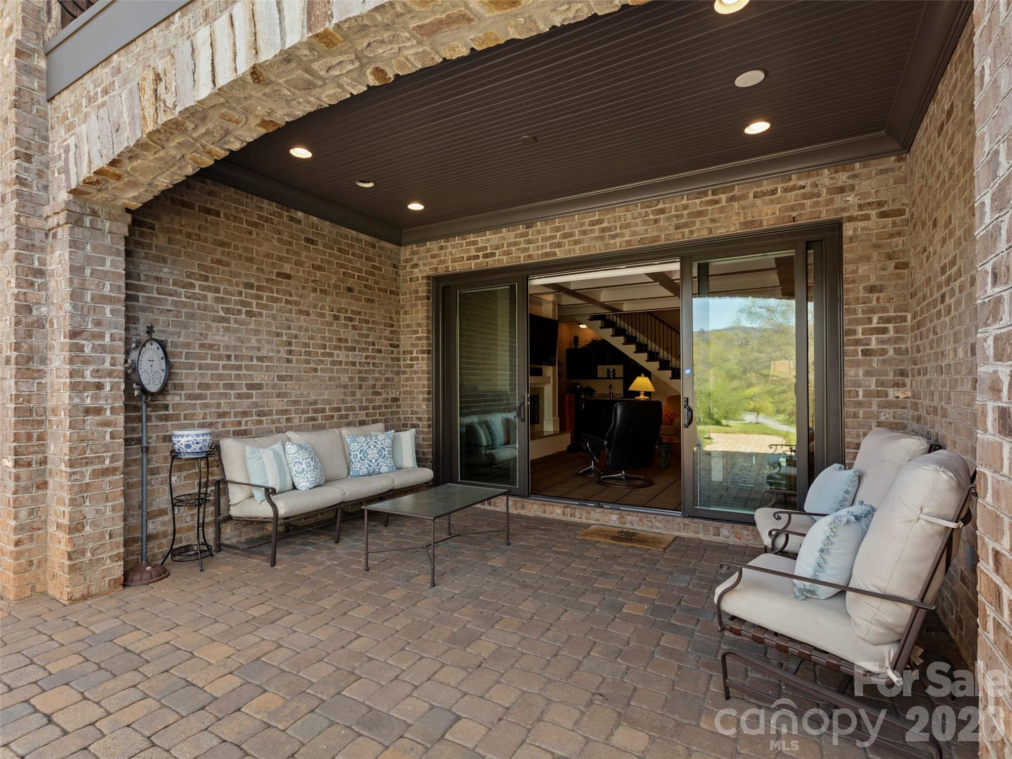 Townhouse at 14 Golfside Court, Arden, photo 38 of 45