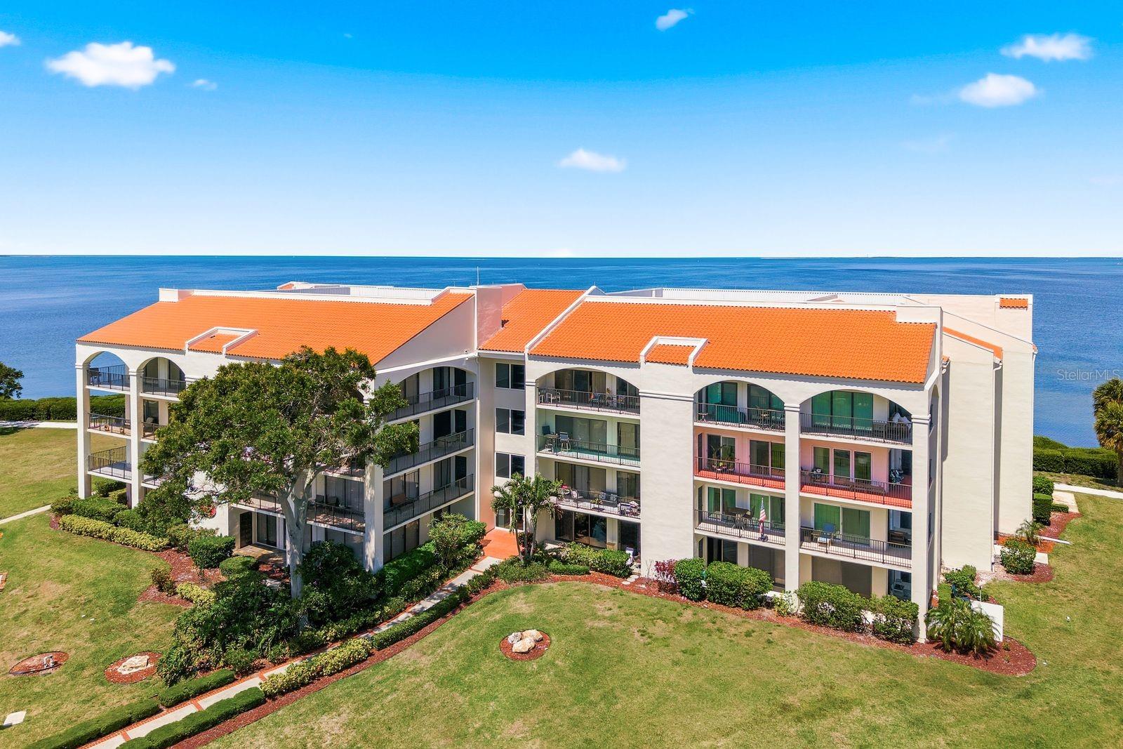 302 MARINER DR #302