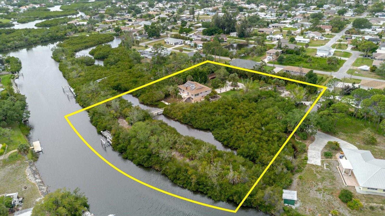 Single Family Residence at 4190 STROMBUS RD, VENICE, photo 4 of 50
