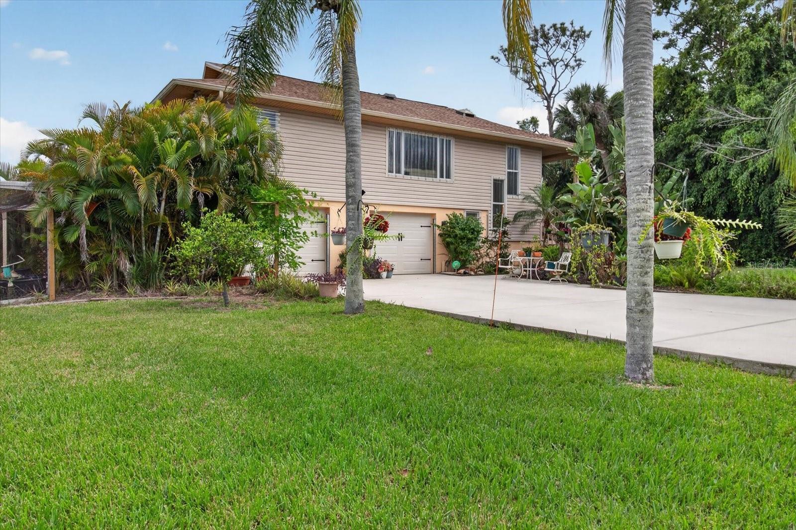 Single Family Residence at 4190 STROMBUS RD, VENICE, photo 7 of 50