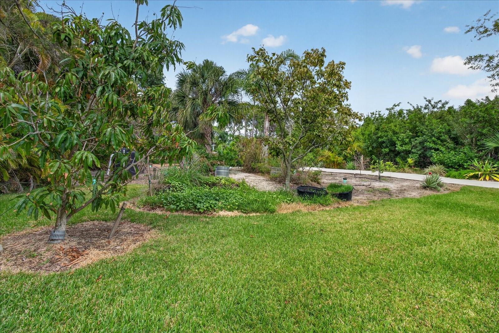 Single Family Residence at 4190 STROMBUS RD, VENICE, photo 47 of 50