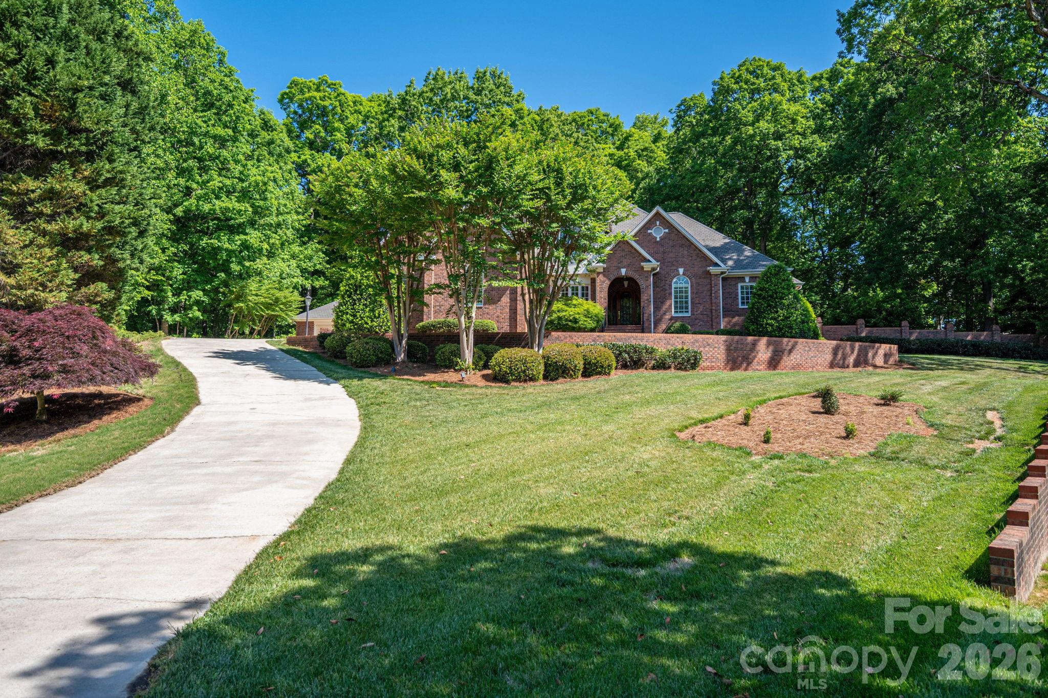 Single Family Residence at 110 Elizabeth Court, Mount Holly, photo 8 of 47