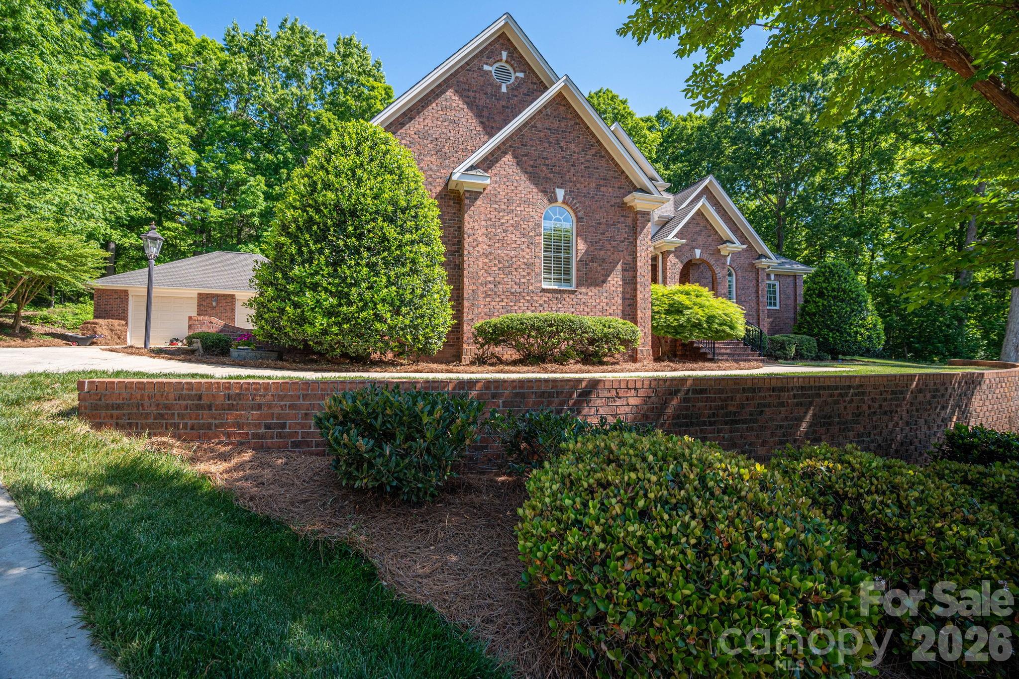 Single Family Residence at 110 Elizabeth Court, Mount Holly, photo 9 of 47
