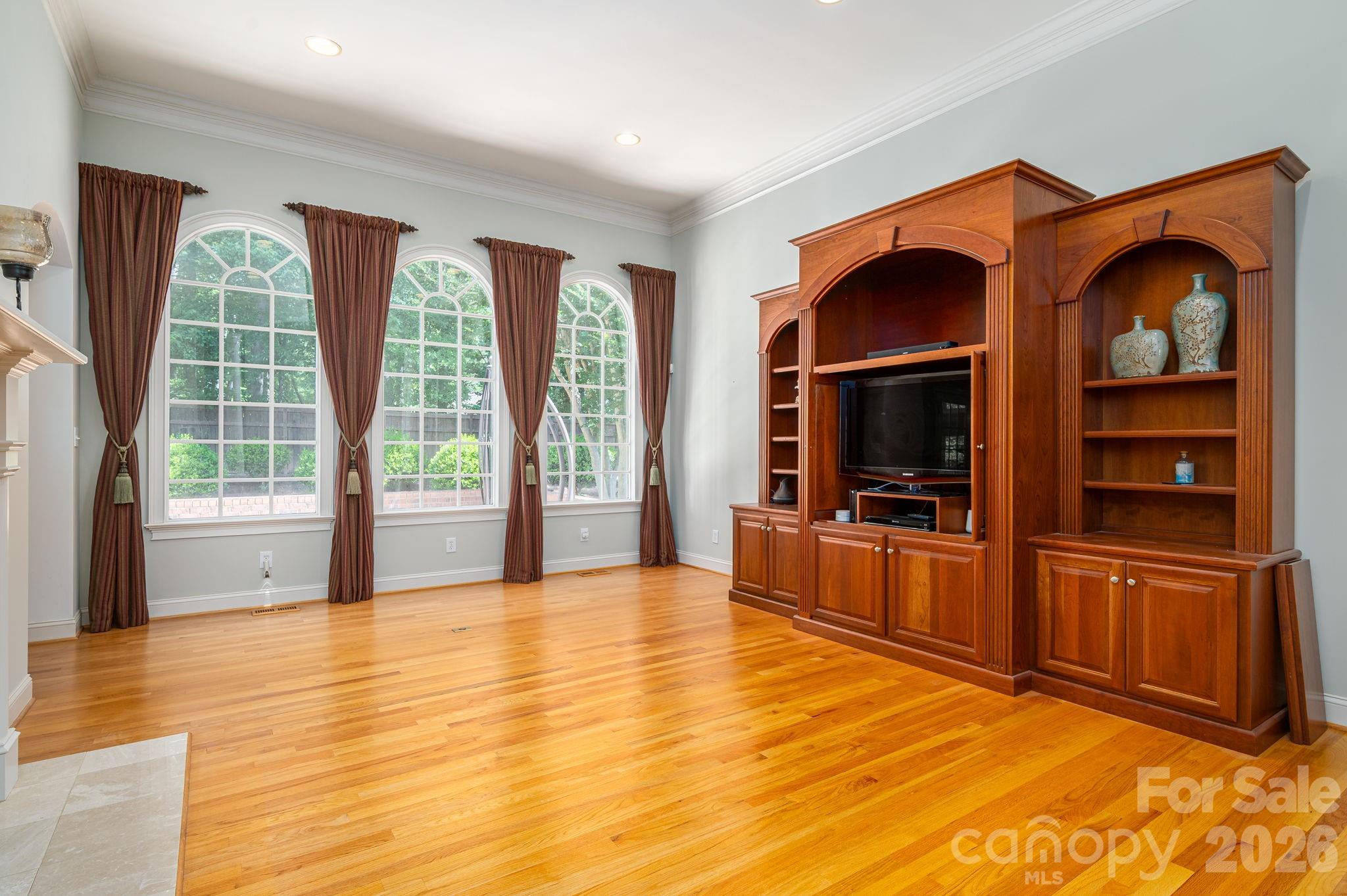 Living Room - 110 Elizabeth Court, Mount Holly