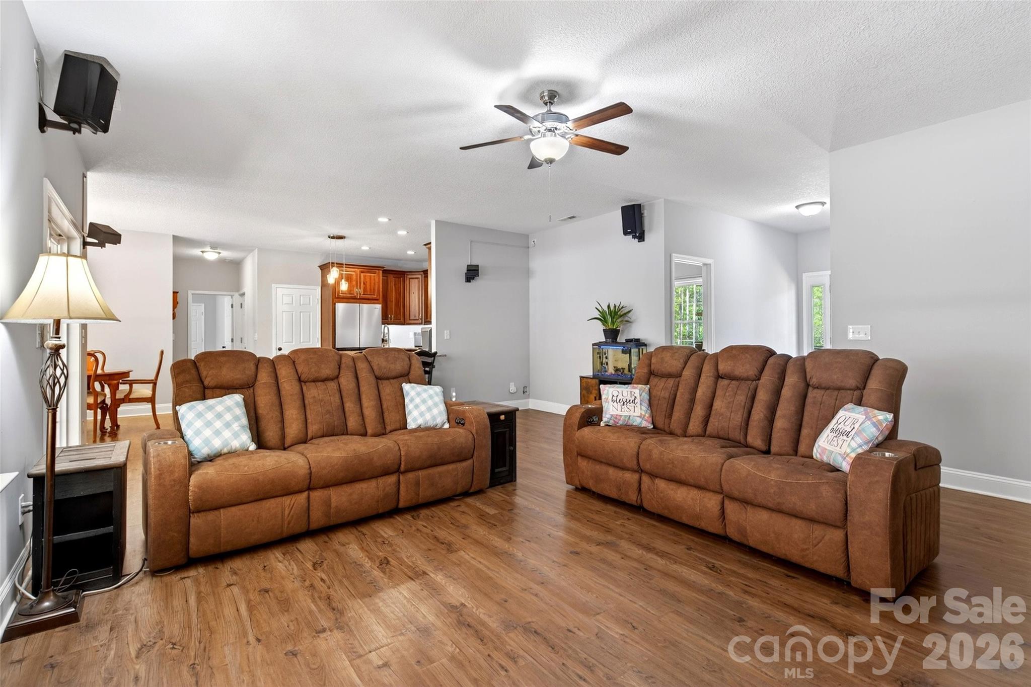Nice bright open floor plan - 50 Glass Falls Trail, Black Mountain