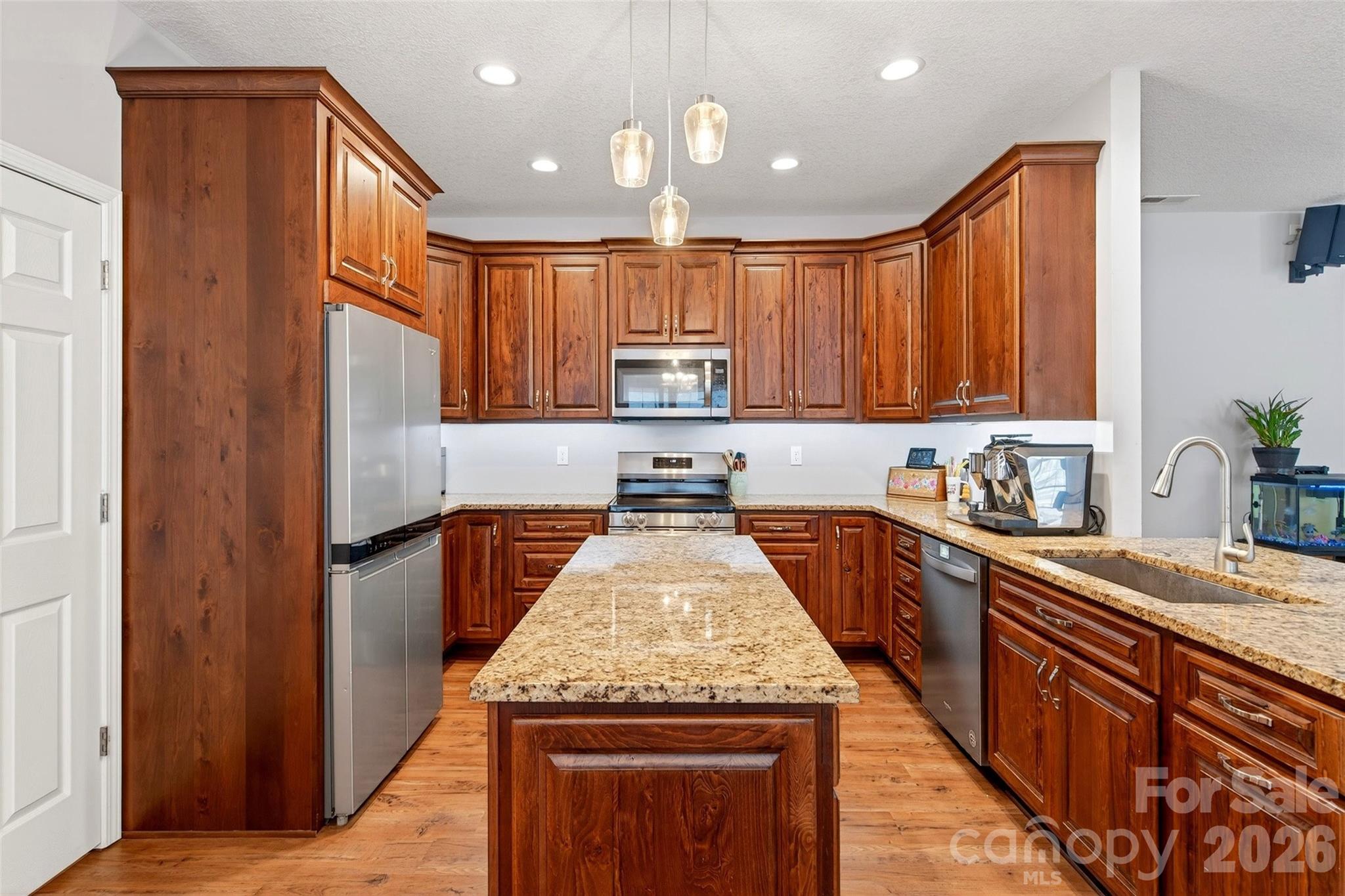 Custom kitchen - 50 Glass Falls Trail, Black Mountain