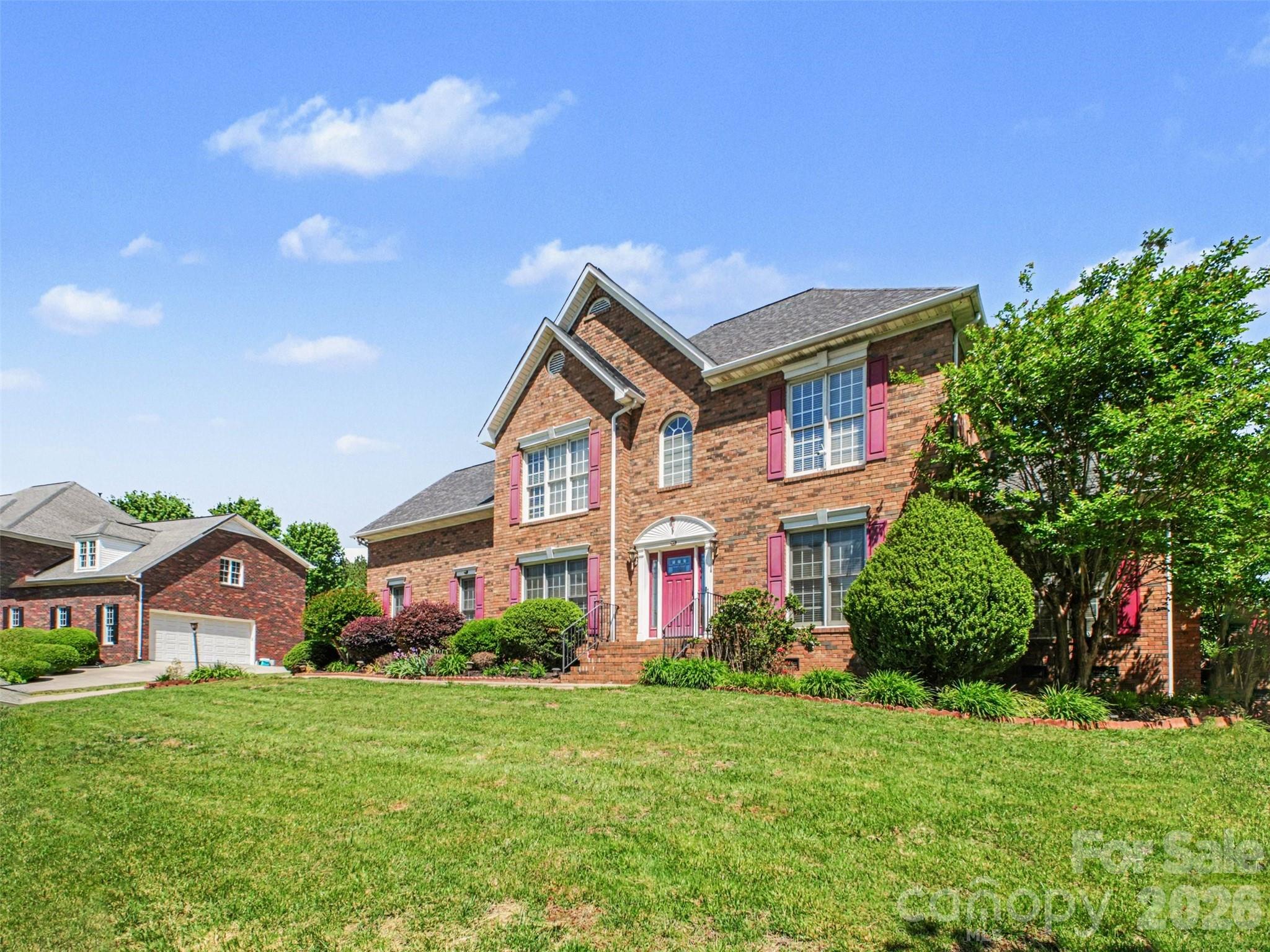 Single Family Residence at 6021 Havencrest Court NW, Concord, photo 2 of 44
