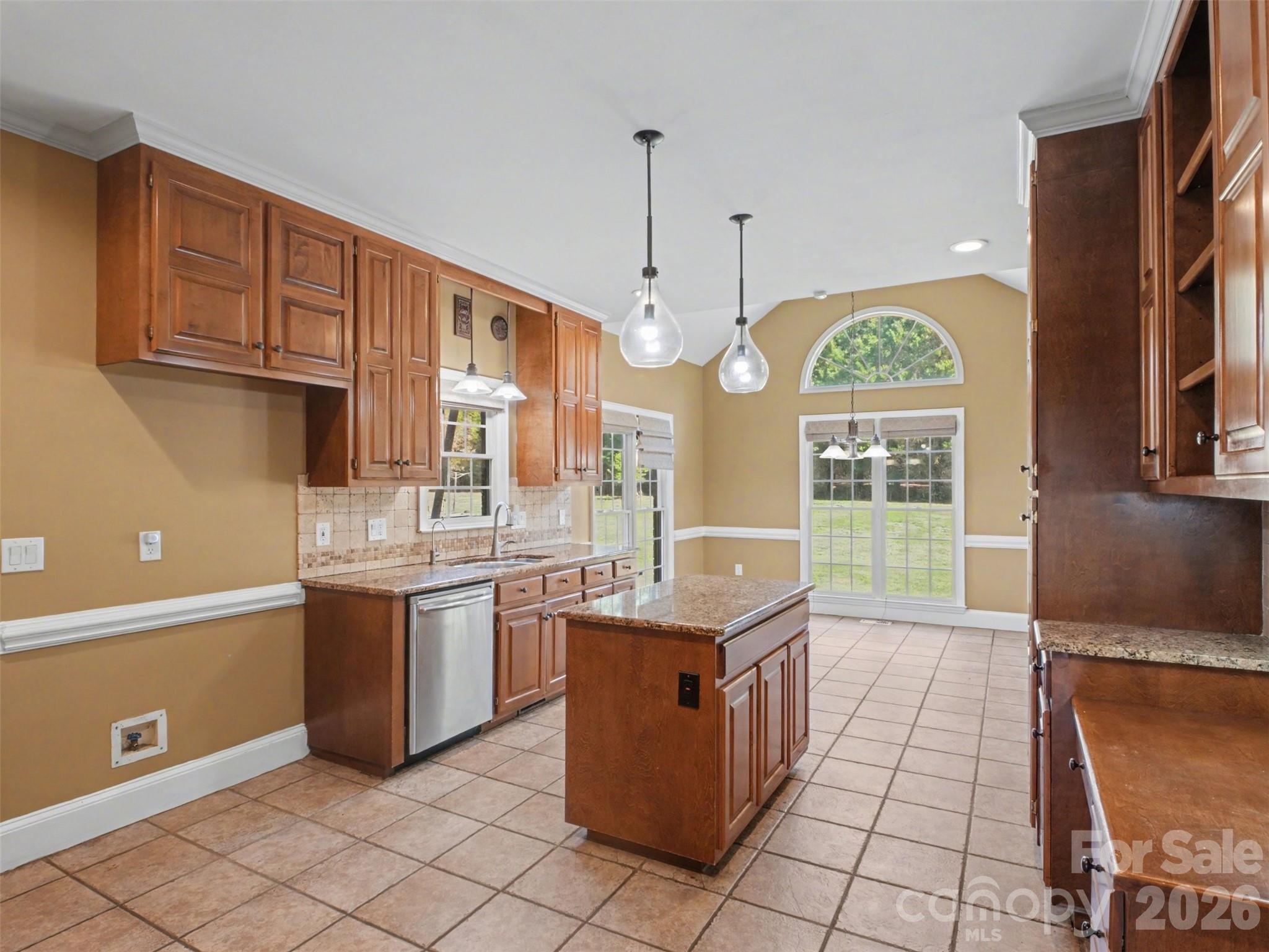 Single Family Residence at 6021 Havencrest Court NW, Concord, photo 8 of 44