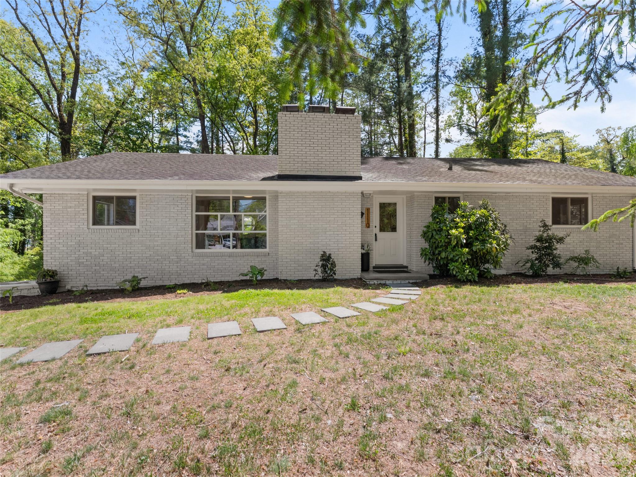 Main home on 3rd ave - 1110 3rd Avenue W, Hendersonville