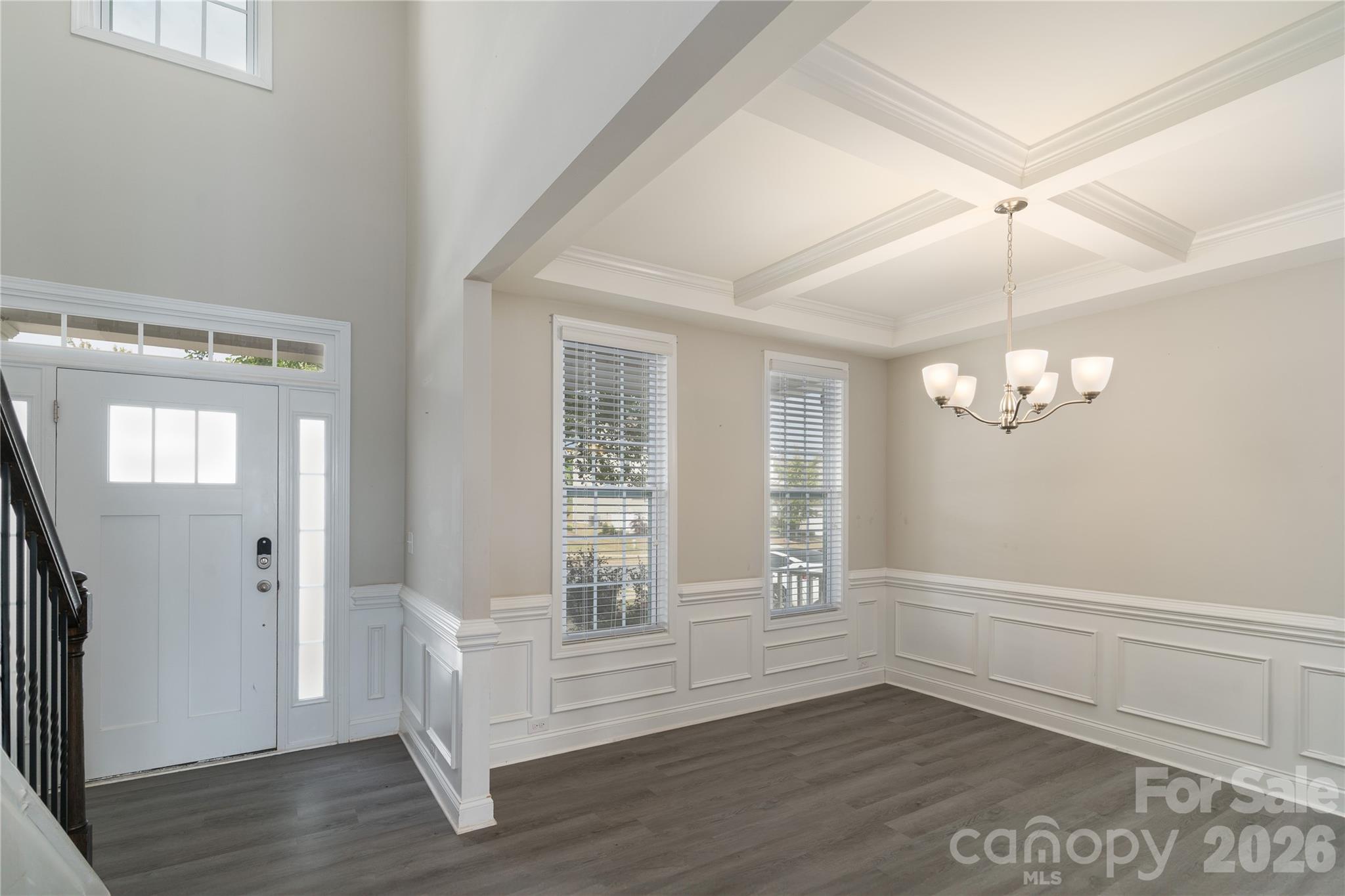 Entrance and dining room - 118 Margo Lane, Statesville