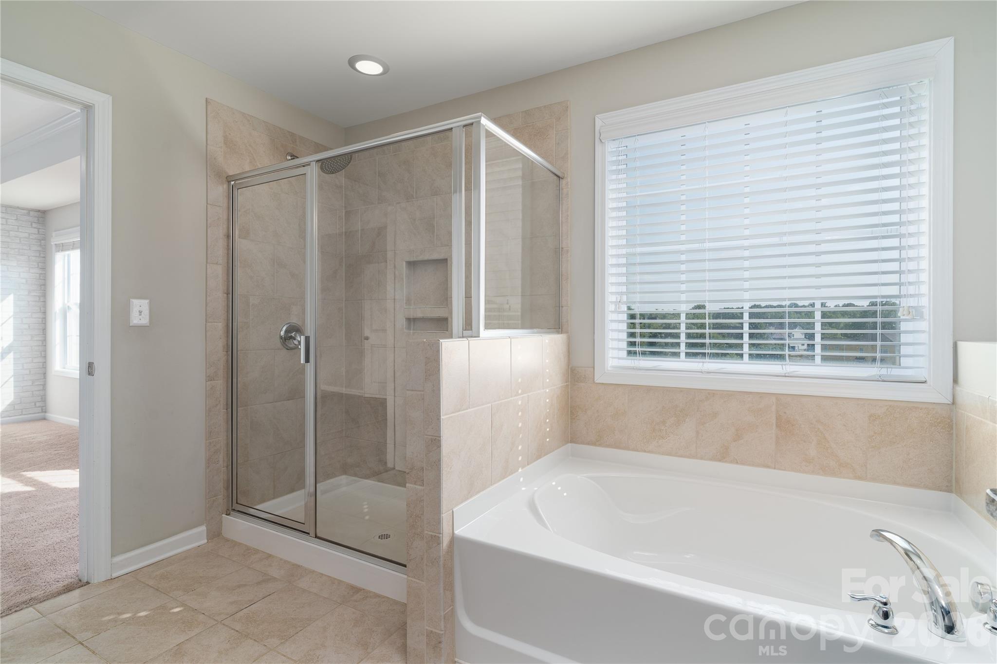 Garden Tub in the primary bathroom - 118 Margo Lane, Statesville