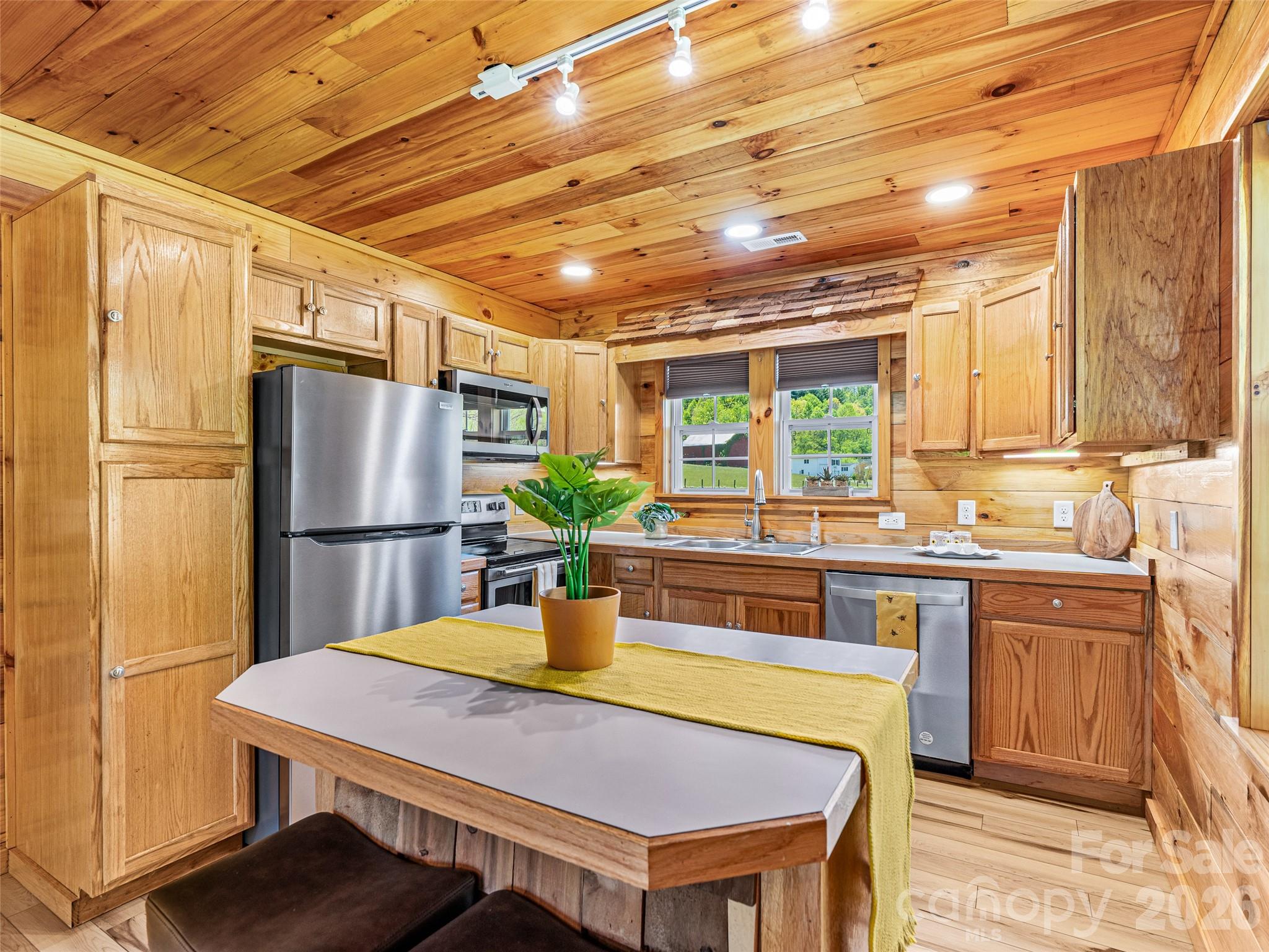 Kitchen - 5881 US 23 Highway, Mars Hill