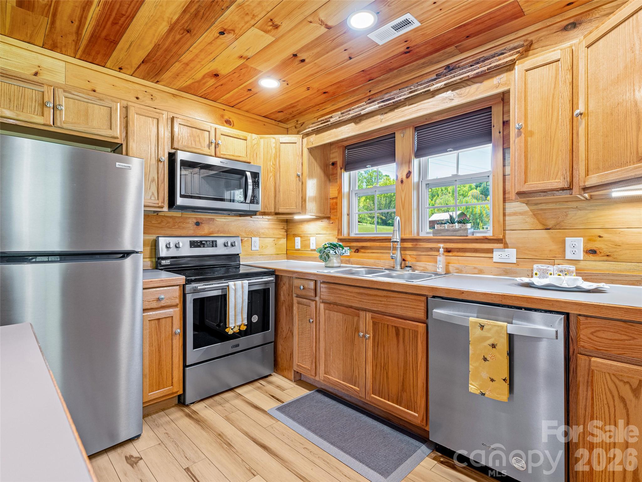 Kitchen - 5881 US 23 Highway, Mars Hill
