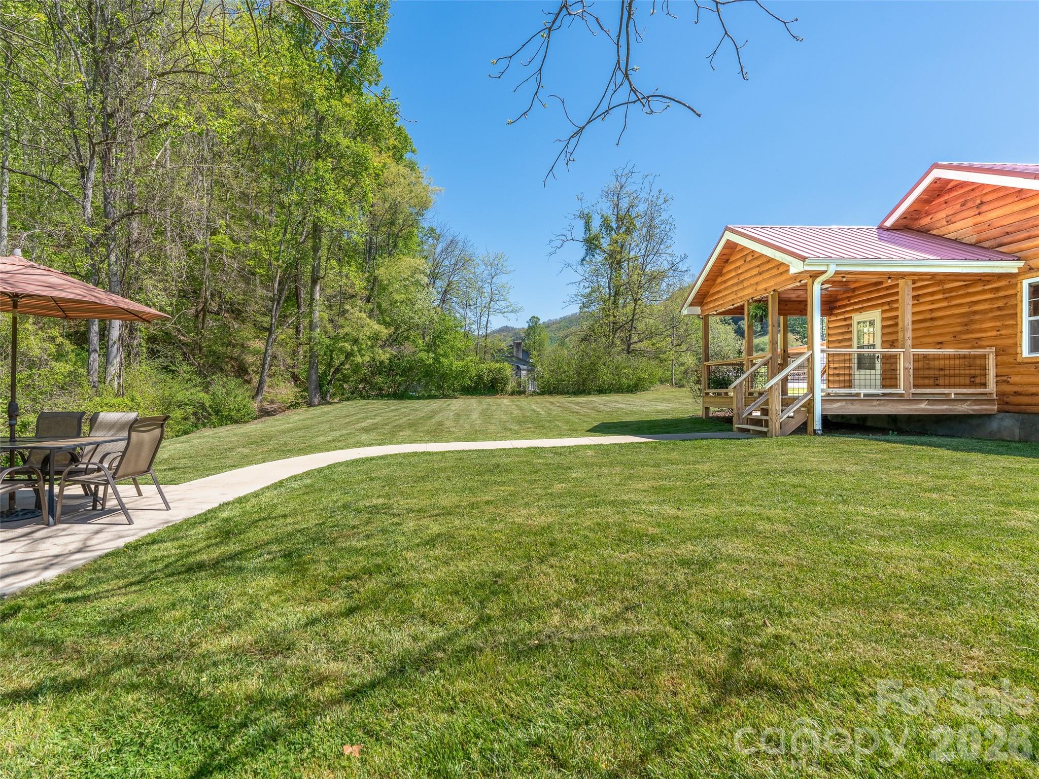 Spacious back yard - 5881 US 23 Highway, Mars Hill