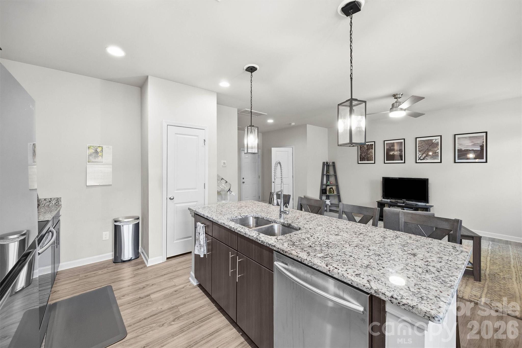 Kitchen - 204 Overstone Court, Fort Mill