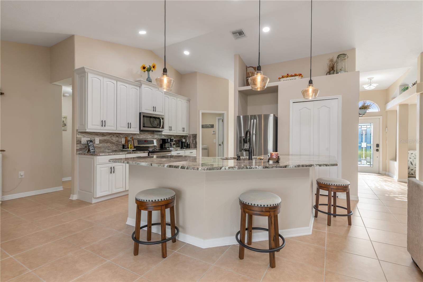 Counter-Height Seating - 8251 ARLEWOOD CIR, PORT CHARLOTTE