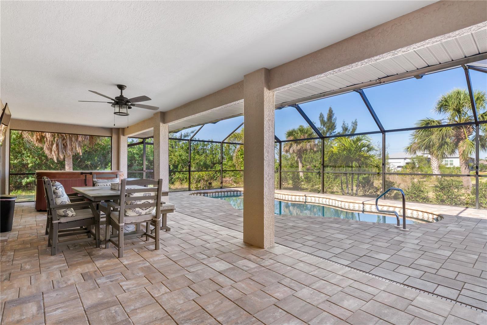 Huge Lanai - Covered Patio - Western Exposure - 8251 ARLEWOOD CIR, PORT CHARLOTTE