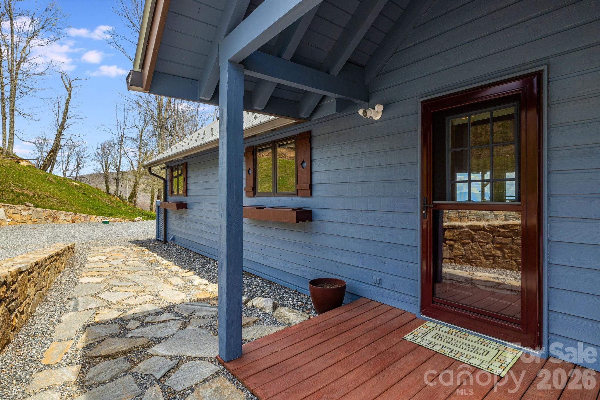 Easy Access - 234 Upper Lookout Drive, Mars Hill