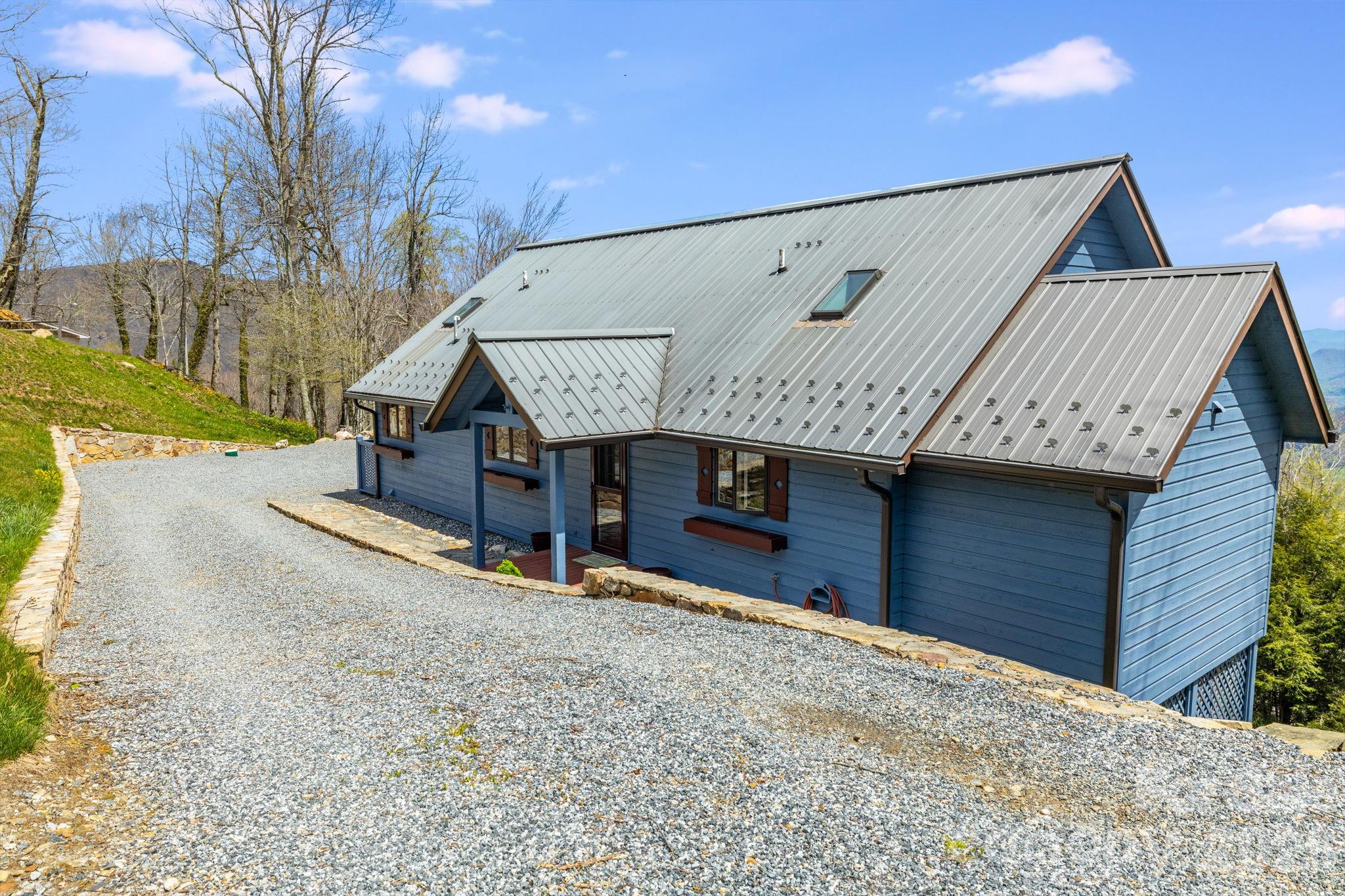 Four Bedroom - 234 Upper Lookout Drive, Mars Hill