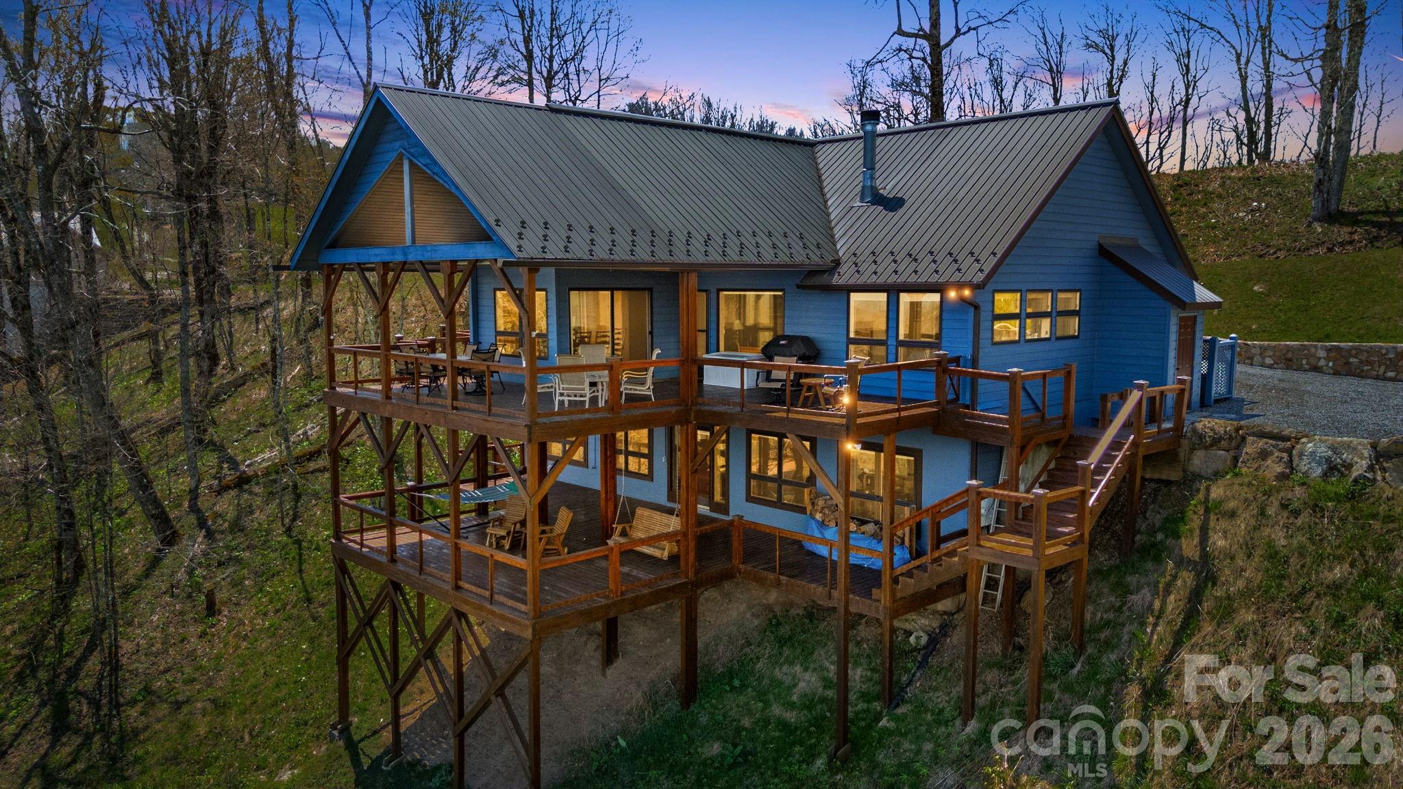 Custom Home - 234 Upper Lookout Drive, Mars Hill