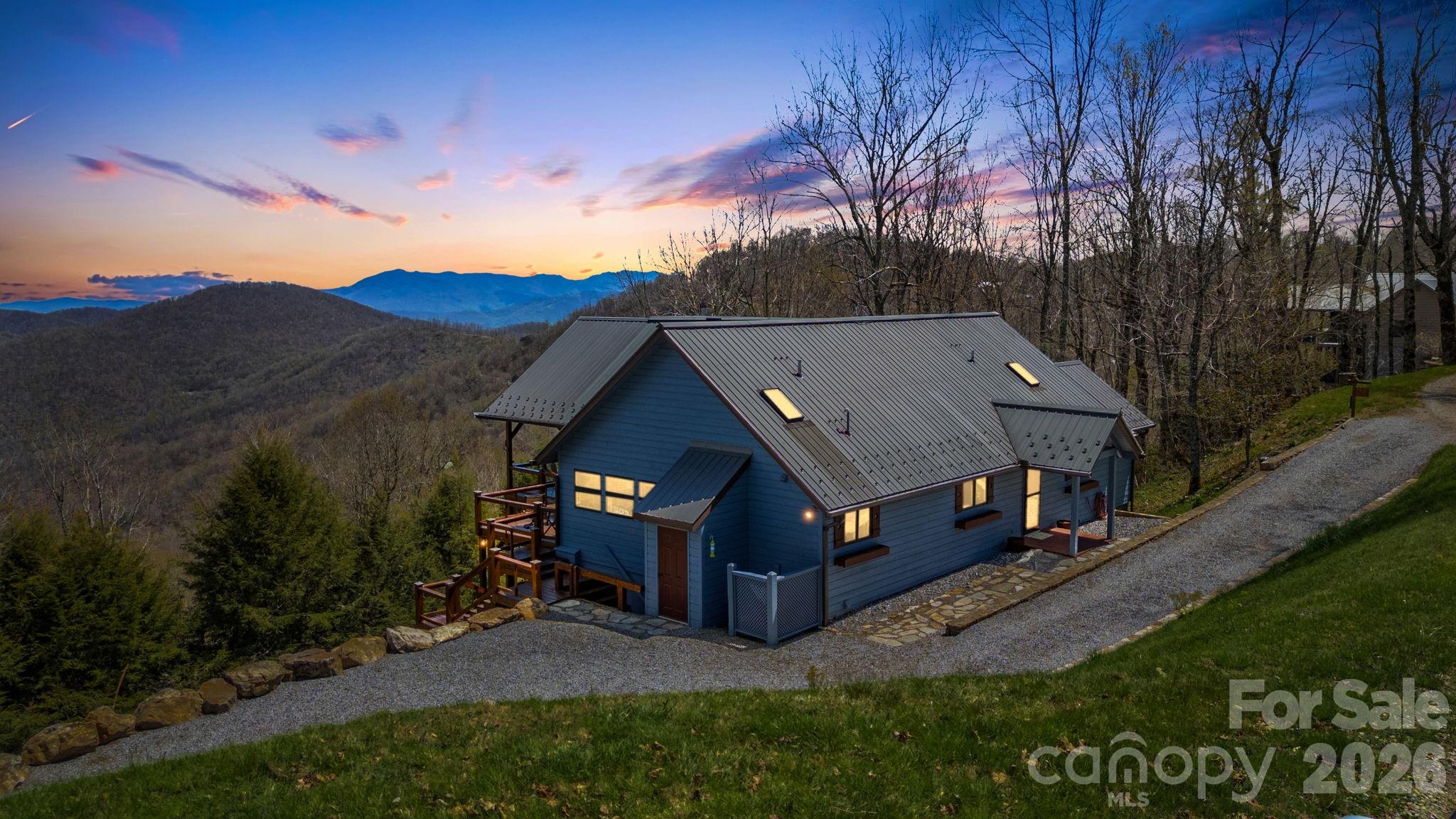 Mountain Bliss - 234 Upper Lookout Drive, Mars Hill