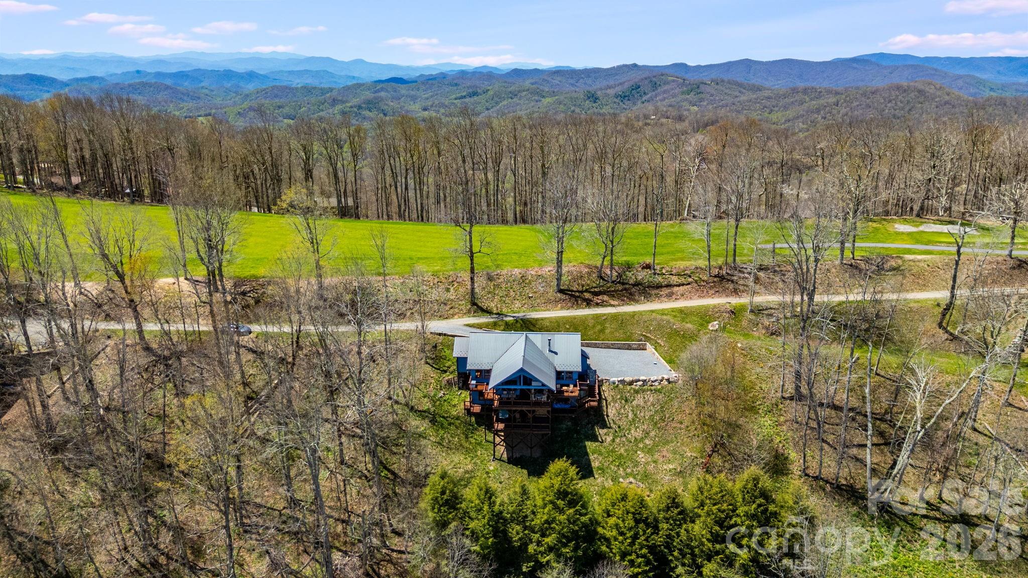 Welcome Home - 234 Upper Lookout Drive, Mars Hill