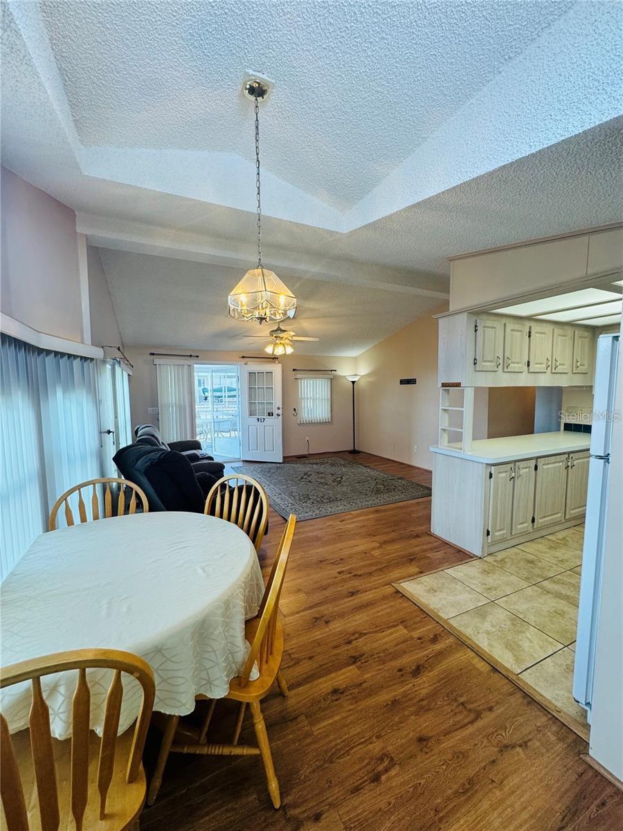 Kitchen - Dining Room - 917 ST GEORGE DR, DAVENPORT