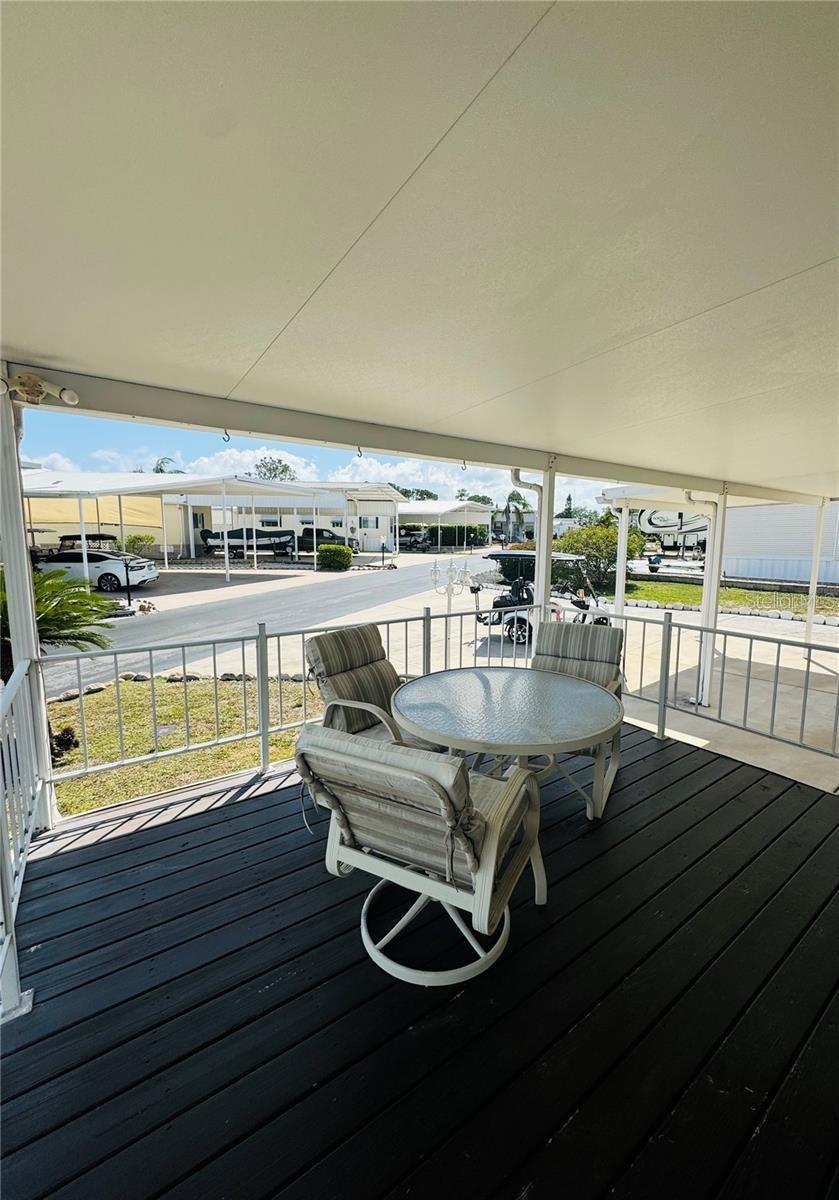 Enjoy your morning coffee on the front porch - 917 ST GEORGE DR, DAVENPORT