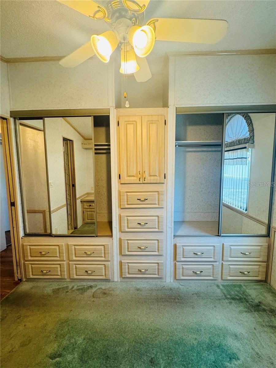 Built In Closets - Primary - 917 ST GEORGE DR, DAVENPORT