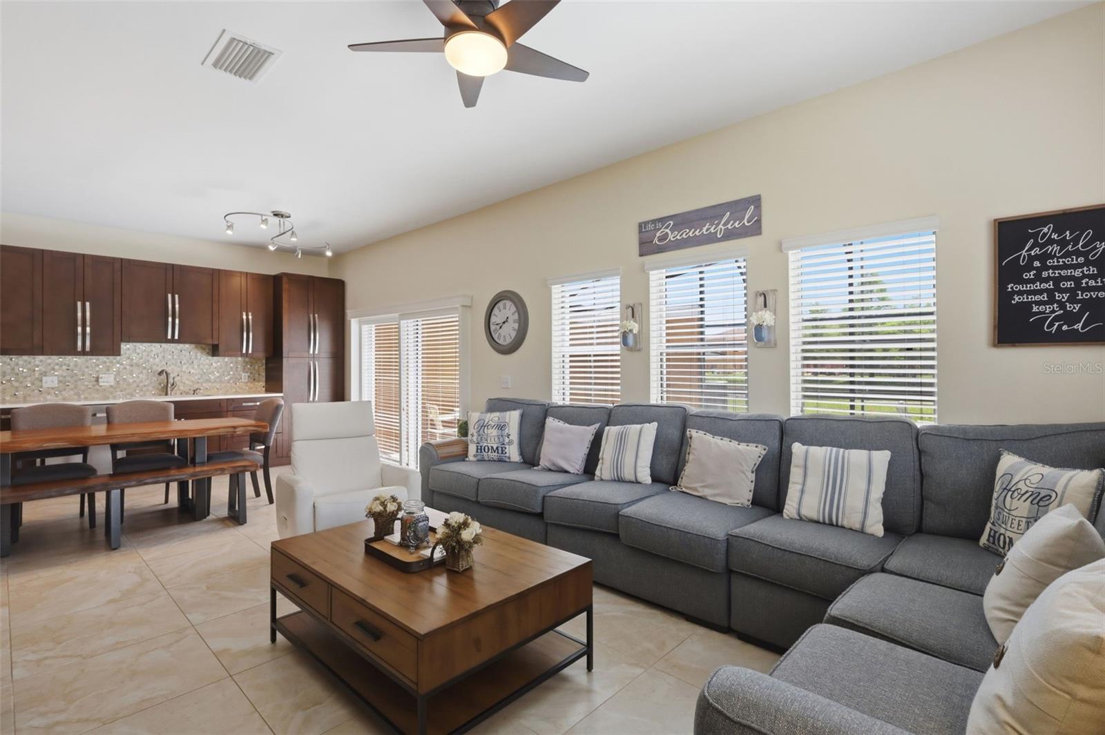 Townhouse at 4722 ORMOND BEACH WAY, KISSIMMEE, photo 7 of 48