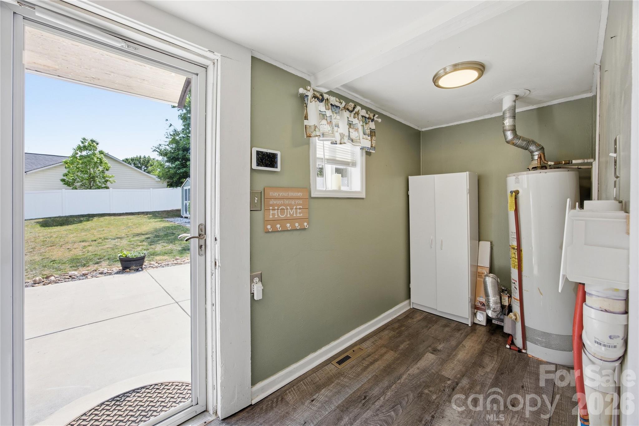 Storm door - 1108 Skyland Street, Kannapolis