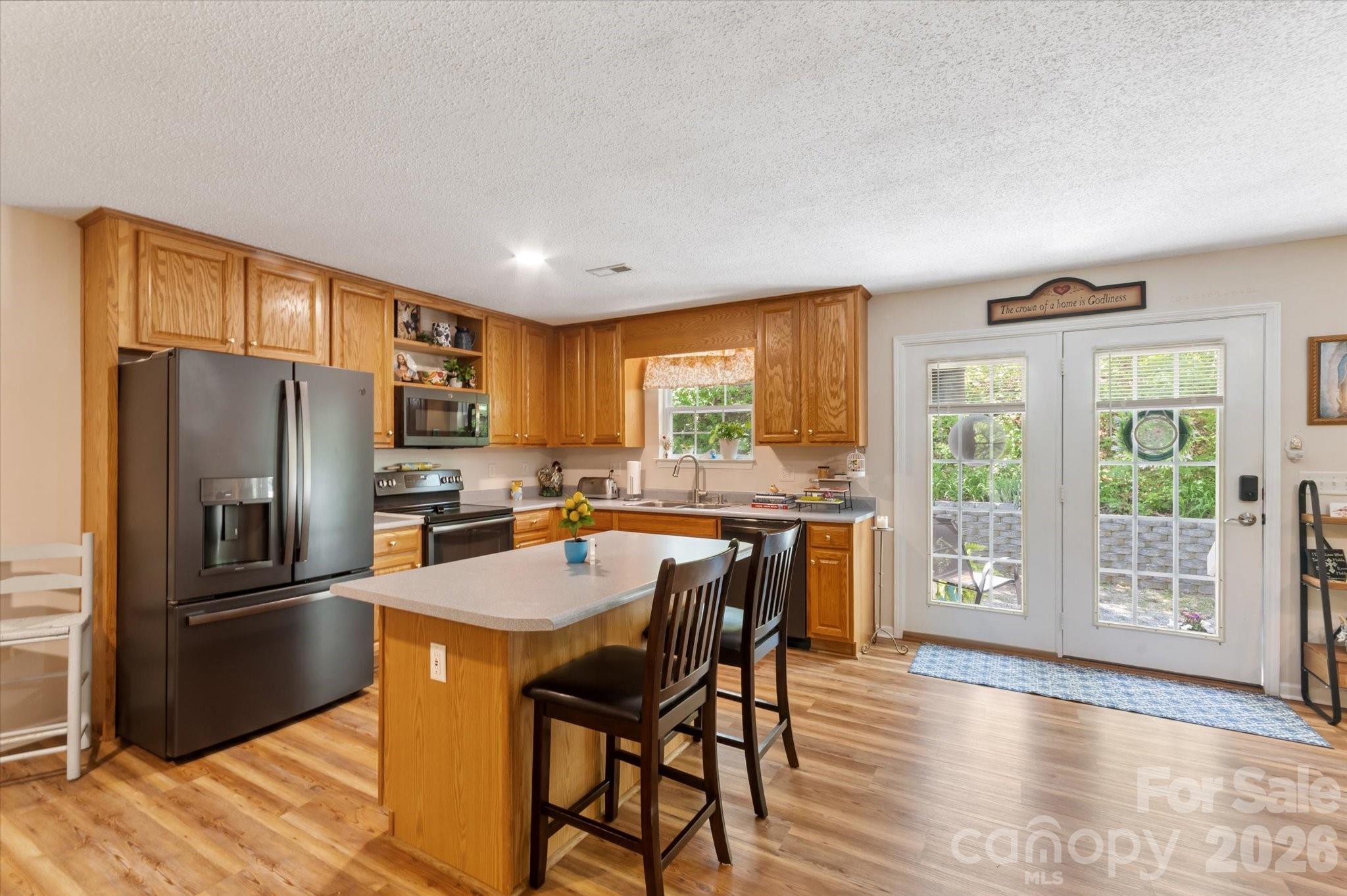 Ktchen with island - 12 Hutchinson Woods, Fletcher