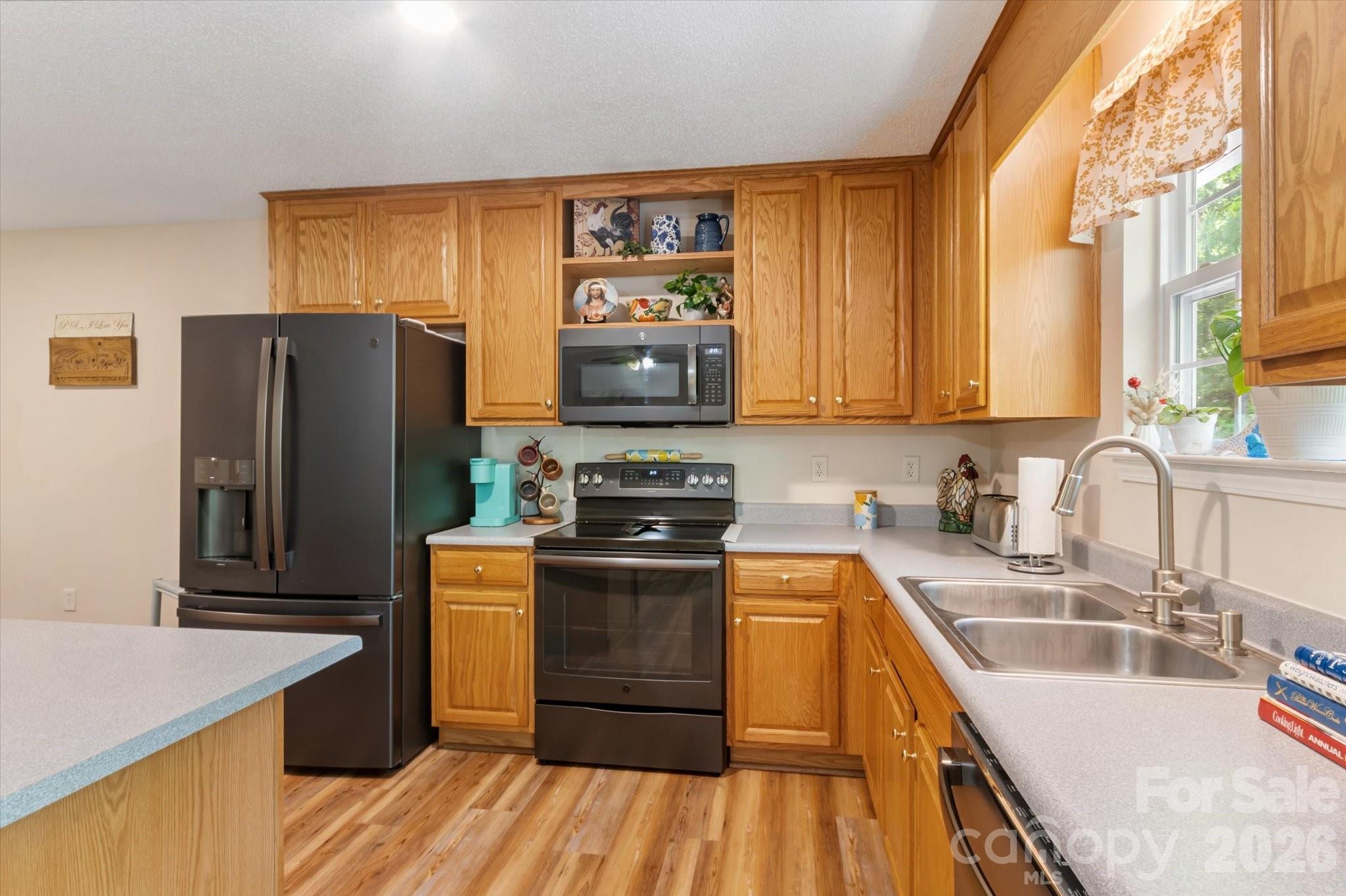 Single Family Residence at 12 Hutchinson Woods, Fletcher, photo 13 of 37