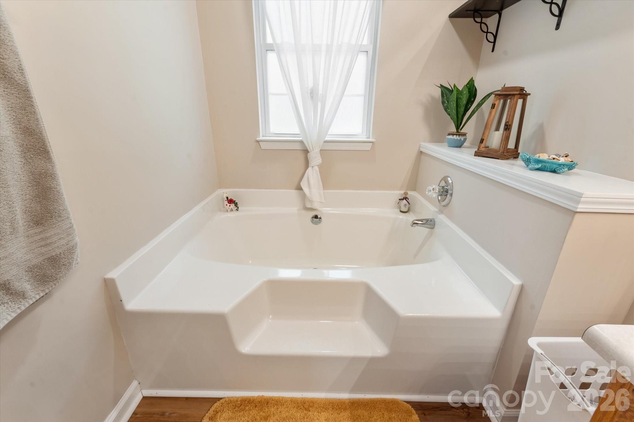 Garden tub - 12 Hutchinson Woods, Fletcher